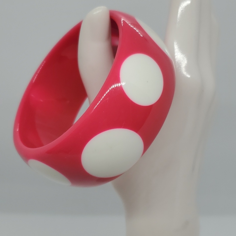 Pink Polka Dot Bangle London c1960